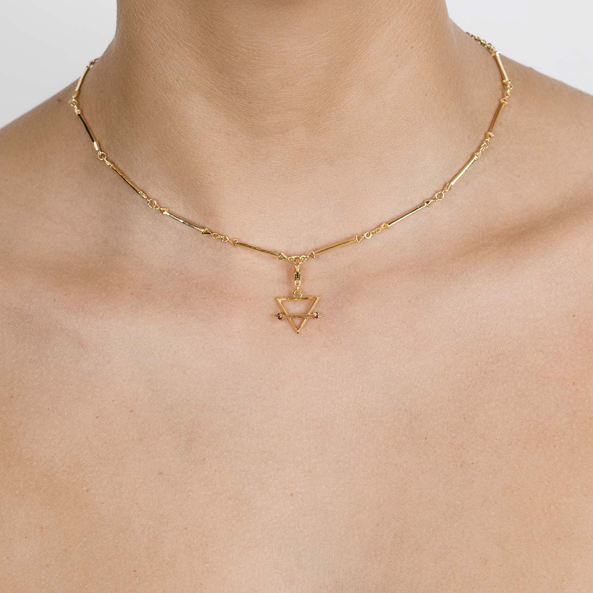     Singula-jewelry-gold-rubies-humanity-choker-women